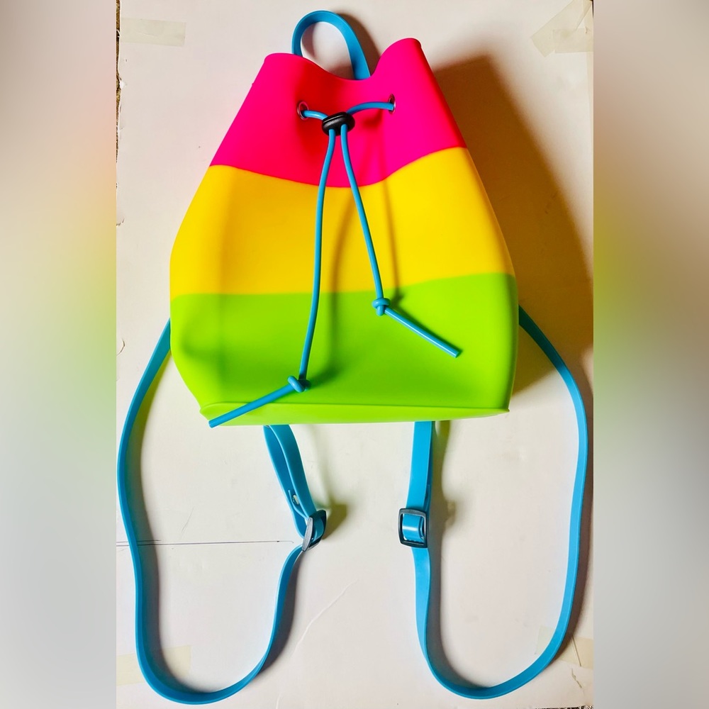 I COUNT Jelly Drawstring Bag: great for Spring and Summer